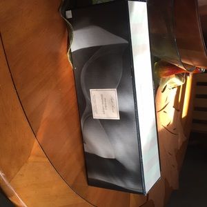 Invisible shaping uplift bra